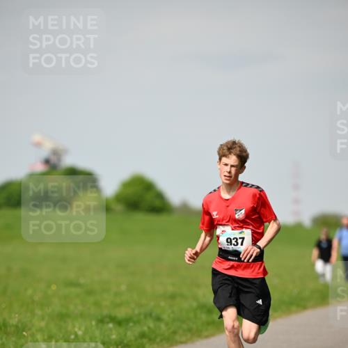 10.05.2026 - 8. Wedeler Halbmarathon Dr. Thomas Lammeyer http://msf.ph/oto/9693247 10.05.2026 11:17:32 Laufen 937, 140 meine-sportfotos.de