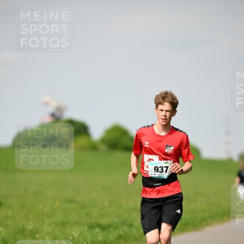 10.05.2026 - 8. Wedeler Halbmarathon Dr. Thomas Lammeyer http://msf.ph/oto/9693252 10.05.2026 11:17:32 Laufen 937, 140 meine-sportfotos.de