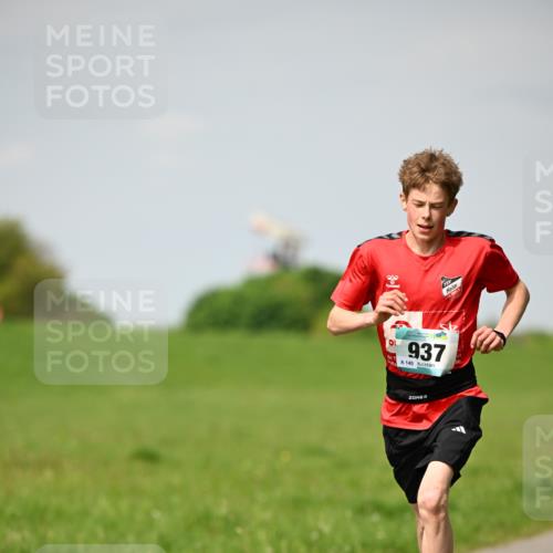 10.05.2026 - 8. Wedeler Halbmarathon Dr. Thomas Lammeyer http://msf.ph/oto/9693262 10.05.2026 11:17:33 Laufen 937, 140 meine-sportfotos.de