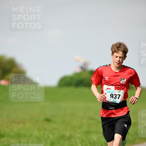 10.05.2026 - 8. Wedeler Halbmarathon Dr. Thomas Lammeyer http://msf.ph/oto/9693265 10.05.2026 11:17:33 Laufen 937, 140 meine-sportfotos.de