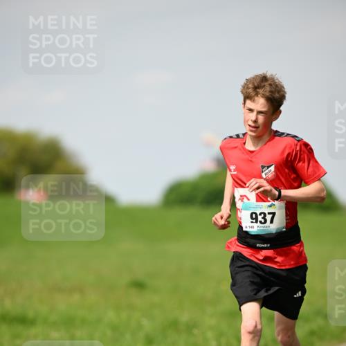 10.05.2026 - 8. Wedeler Halbmarathon Dr. Thomas Lammeyer http://msf.ph/oto/9693270 10.05.2026 11:17:33 Laufen 110, 937, 140 meine-sportfotos.de
