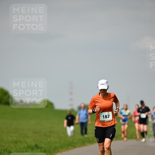 10.05.2026 - 8. Wedeler Halbmarathon Dr. Thomas Lammeyer http://msf.ph/oto/9693272 10.05.2026 11:17:35 Laufen 167 meine-sportfotos.de