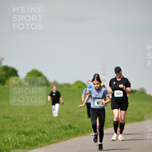 10.05.2026 - 8. Wedeler Halbmarathon Dr. Thomas Lammeyer http://msf.ph/oto/9693355 10.05.2026 11:17:43 Laufen 565 meine-sportfotos.de