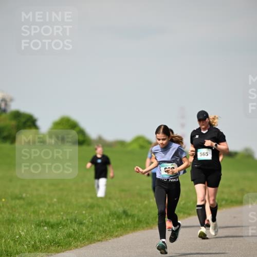 10.05.2026 - 8. Wedeler Halbmarathon Dr. Thomas Lammeyer http://msf.ph/oto/9693357 10.05.2026 11:17:43 Laufen 565 meine-sportfotos.de