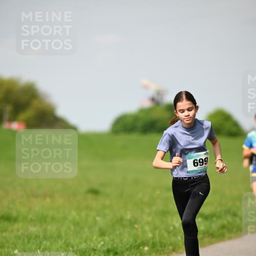 10.05.2026 - 8. Wedeler Halbmarathon Dr. Thomas Lammeyer http://msf.ph/oto/9693395 10.05.2026 11:17:46 Laufen 699 meine-sportfotos.de