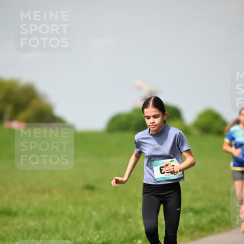 10.05.2026 - 8. Wedeler Halbmarathon Dr. Thomas Lammeyer http://msf.ph/oto/9693400 10.05.2026 11:17:46 Laufen  meine-sportfotos.de