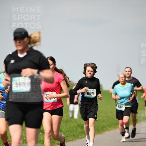 10.05.2026 - 8. Wedeler Halbmarathon Dr. Thomas Lammeyer http://msf.ph/oto/9693427 10.05.2026 11:17:49 Laufen 565, 884, 882 meine-sportfotos.de