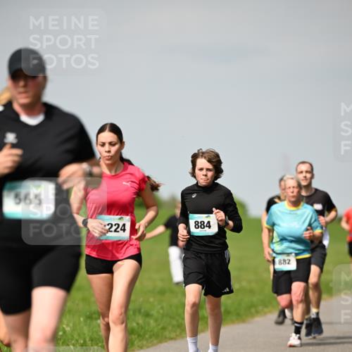10.05.2026 - 8. Wedeler Halbmarathon Dr. Thomas Lammeyer http://msf.ph/oto/9693431 10.05.2026 11:17:49 Laufen 565, 224, 884, 882 meine-sportfotos.de