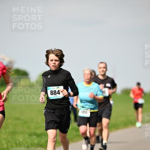 10.05.2026 - 8. Wedeler Halbmarathon Dr. Thomas Lammeyer http://msf.ph/oto/9693443 10.05.2026 11:17:51 Laufen 884 meine-sportfotos.de