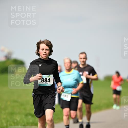 10.05.2026 - 8. Wedeler Halbmarathon Dr. Thomas Lammeyer http://msf.ph/oto/9693448 10.05.2026 11:17:51 Laufen 884 meine-sportfotos.de