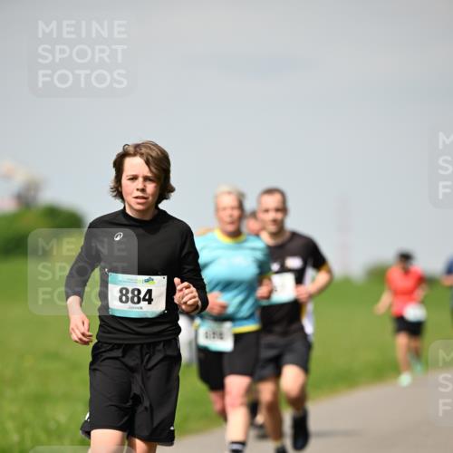 10.05.2026 - 8. Wedeler Halbmarathon Dr. Thomas Lammeyer http://msf.ph/oto/9693451 10.05.2026 11:17:51 Laufen 884 meine-sportfotos.de