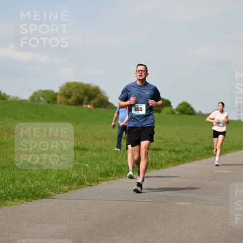 10.05.2026 - 8. Wedeler Halbmarathon Dr. Thomas Lammeyer http://msf.ph/oto/9693535 10.05.2026 11:18:02 Laufen 855 meine-sportfotos.de