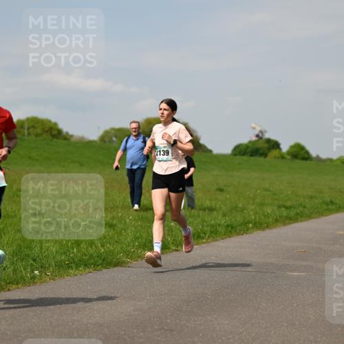 10.05.2026 - 8. Wedeler Halbmarathon Dr. Thomas Lammeyer http://msf.ph/oto/9693590 10.05.2026 11:18:06 Laufen 2139, 502 meine-sportfotos.de