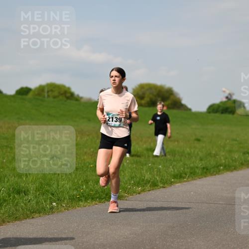 10.05.2026 - 8. Wedeler Halbmarathon Dr. Thomas Lammeyer http://msf.ph/oto/9693599 10.05.2026 11:18:07 Laufen 502, 2139, 167 meine-sportfotos.de