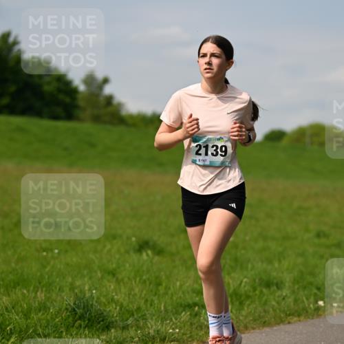 10.05.2026 - 8. Wedeler Halbmarathon Dr. Thomas Lammeyer http://msf.ph/oto/9693620 10.05.2026 11:18:08 Laufen 2139, 167 meine-sportfotos.de