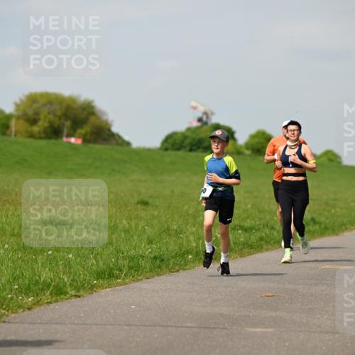 10.05.2026 - 8. Wedeler Halbmarathon Dr. Thomas Lammeyer http://msf.ph/oto/9693670 10.05.2026 11:18:17 Laufen  meine-sportfotos.de