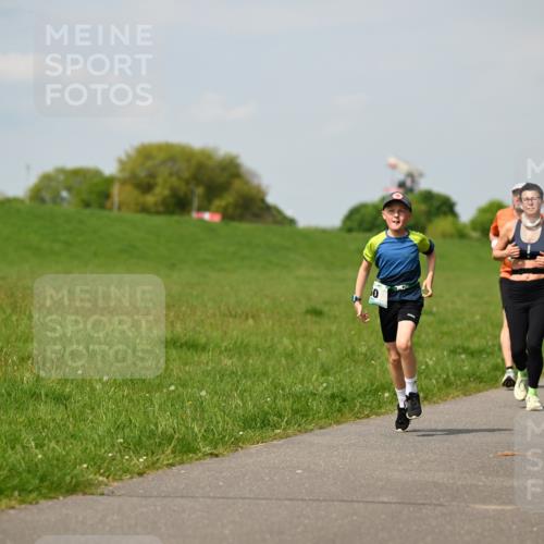 10.05.2026 - 8. Wedeler Halbmarathon Dr. Thomas Lammeyer http://msf.ph/oto/9693677 10.05.2026 11:18:17 Laufen  meine-sportfotos.de