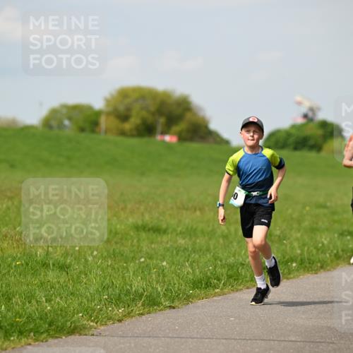 10.05.2026 - 8. Wedeler Halbmarathon Dr. Thomas Lammeyer http://msf.ph/oto/9693688 10.05.2026 11:18:18 Laufen  meine-sportfotos.de