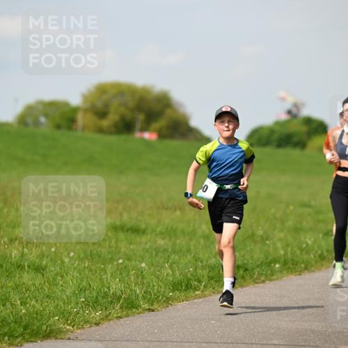 10.05.2026 - 8. Wedeler Halbmarathon Dr. Thomas Lammeyer http://msf.ph/oto/9693689 10.05.2026 11:18:18 Laufen  meine-sportfotos.de