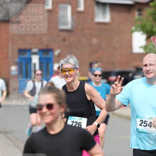 10.05.2026 - 8. Wedeler Halbmarathon Andreas Tolksdorf http://msf.ph/oto/9693690 10.05.2026 10:19:55 Laufen 56, 726, 254 meine-sportfotos.de
