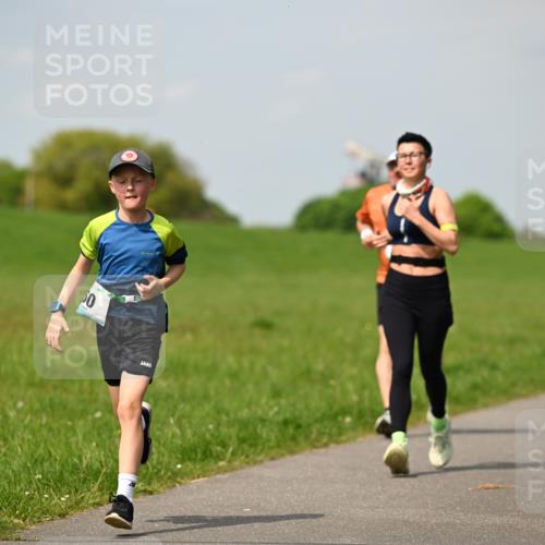 10.05.2026 - 8. Wedeler Halbmarathon Dr. Thomas Lammeyer http://msf.ph/oto/9693695 10.05.2026 11:18:19 Laufen  meine-sportfotos.de