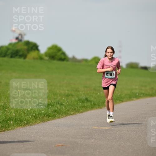 10.05.2026 - 8. Wedeler Halbmarathon Dr. Thomas Lammeyer http://msf.ph/oto/9693709 10.05.2026 11:18:21 Laufen 2151 meine-sportfotos.de
