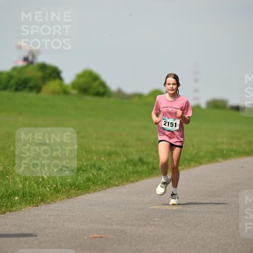 10.05.2026 - 8. Wedeler Halbmarathon Dr. Thomas Lammeyer http://msf.ph/oto/9693716 10.05.2026 11:18:21 Laufen 2151 meine-sportfotos.de