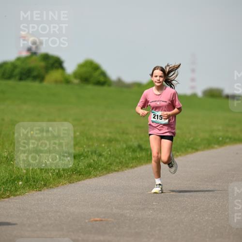 10.05.2026 - 8. Wedeler Halbmarathon Dr. Thomas Lammeyer http://msf.ph/oto/9693721 10.05.2026 11:18:21 Laufen 215 meine-sportfotos.de