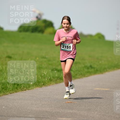 10.05.2026 - 8. Wedeler Halbmarathon Dr. Thomas Lammeyer http://msf.ph/oto/9693747 10.05.2026 11:18:23 Laufen 2151 meine-sportfotos.de
