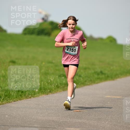 10.05.2026 - 8. Wedeler Halbmarathon Dr. Thomas Lammeyer http://msf.ph/oto/9693749 10.05.2026 11:18:23 Laufen 2151 meine-sportfotos.de
