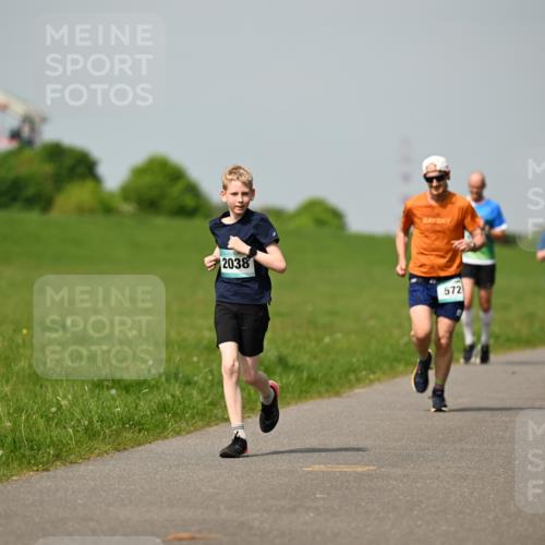 10.05.2026 - 8. Wedeler Halbmarathon Dr. Thomas Lammeyer http://msf.ph/oto/9693779 10.05.2026 11:18:33 Laufen 2038, 572 meine-sportfotos.de