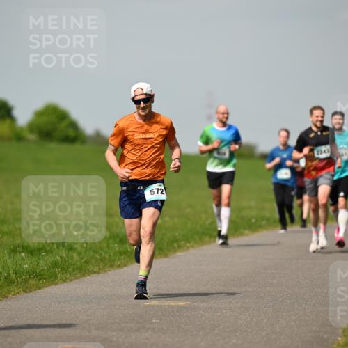 10.05.2026 - 8. Wedeler Halbmarathon Dr. Thomas Lammeyer http://msf.ph/oto/9693807 10.05.2026 11:18:35 Laufen 2038, 572 meine-sportfotos.de