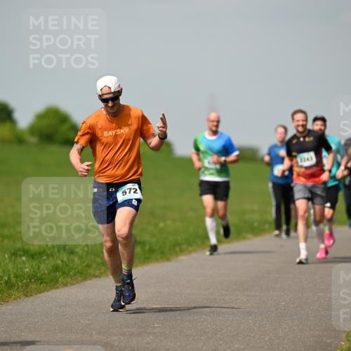 10.05.2026 - 8. Wedeler Halbmarathon Dr. Thomas Lammeyer http://msf.ph/oto/9693816 10.05.2026 11:18:36 Laufen 2343, 572 meine-sportfotos.de