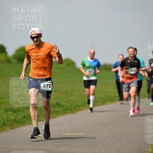 10.05.2026 - 8. Wedeler Halbmarathon Dr. Thomas Lammeyer http://msf.ph/oto/9693821 10.05.2026 11:18:36 Laufen 572, 2345 meine-sportfotos.de