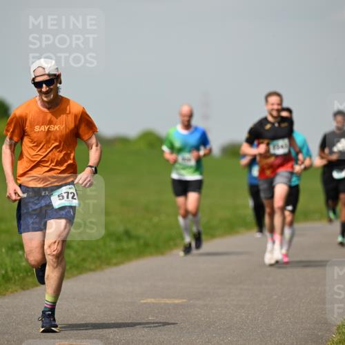 10.05.2026 - 8. Wedeler Halbmarathon Dr. Thomas Lammeyer http://msf.ph/oto/9693830 10.05.2026 11:18:37 Laufen 572 meine-sportfotos.de