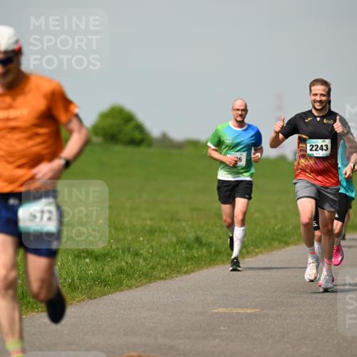 10.05.2026 - 8. Wedeler Halbmarathon Dr. Thomas Lammeyer http://msf.ph/oto/9693846 10.05.2026 11:18:38 Laufen 572, 2243, 842 meine-sportfotos.de