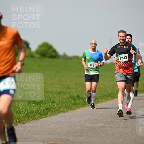 10.05.2026 - 8. Wedeler Halbmarathon Dr. Thomas Lammeyer http://msf.ph/oto/9693848 10.05.2026 11:18:38 Laufen 926, 2243, 642 meine-sportfotos.de