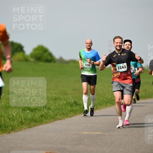 10.05.2026 - 8. Wedeler Halbmarathon Dr. Thomas Lammeyer http://msf.ph/oto/9693850 10.05.2026 11:18:38 Laufen 926, 2243, 2957 meine-sportfotos.de