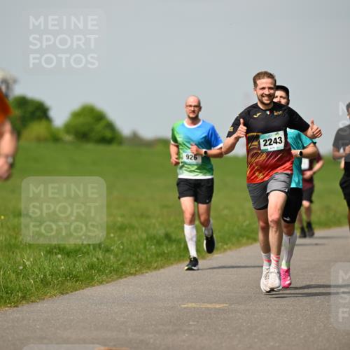 10.05.2026 - 8. Wedeler Halbmarathon Dr. Thomas Lammeyer http://msf.ph/oto/9693853 10.05.2026 11:18:38 Laufen 926, 2243 meine-sportfotos.de