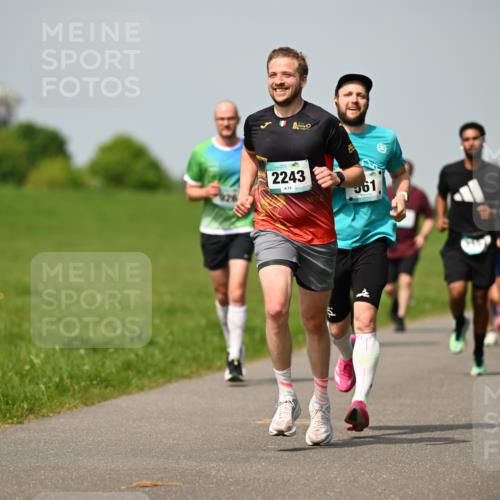 10.05.2026 - 8. Wedeler Halbmarathon Dr. Thomas Lammeyer http://msf.ph/oto/9693870 10.05.2026 11:18:39 Laufen 2243, 961 meine-sportfotos.de