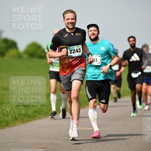 10.05.2026 - 8. Wedeler Halbmarathon Dr. Thomas Lammeyer http://msf.ph/oto/9693875 10.05.2026 11:18:39 Laufen 2243 meine-sportfotos.de