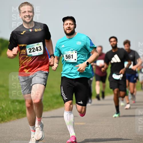 10.05.2026 - 8. Wedeler Halbmarathon Dr. Thomas Lammeyer http://msf.ph/oto/9693878 10.05.2026 11:18:40 Laufen 2243, 561 meine-sportfotos.de