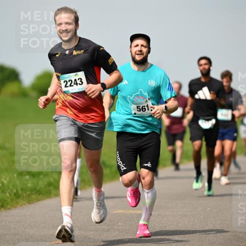 10.05.2026 - 8. Wedeler Halbmarathon Dr. Thomas Lammeyer http://msf.ph/oto/9693885 10.05.2026 11:18:40 Laufen 2243, 561 meine-sportfotos.de