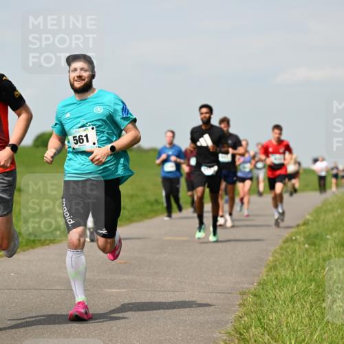 10.05.2026 - 8. Wedeler Halbmarathon Dr. Thomas Lammeyer http://msf.ph/oto/9693902 10.05.2026 11:18:41 Laufen 2243, 561 meine-sportfotos.de