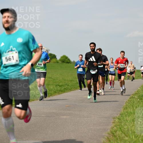 10.05.2026 - 8. Wedeler Halbmarathon Dr. Thomas Lammeyer http://msf.ph/oto/9693909 10.05.2026 11:18:42 Laufen 561, 926, 931, 2148, 2157, 2232 meine-sportfotos.de