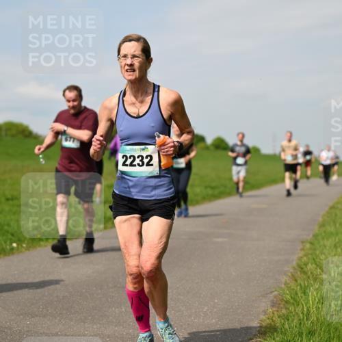 10.05.2026 - 8. Wedeler Halbmarathon Dr. Thomas Lammeyer http://msf.ph/oto/9694019 10.05.2026 11:18:50 Laufen 2232 meine-sportfotos.de
