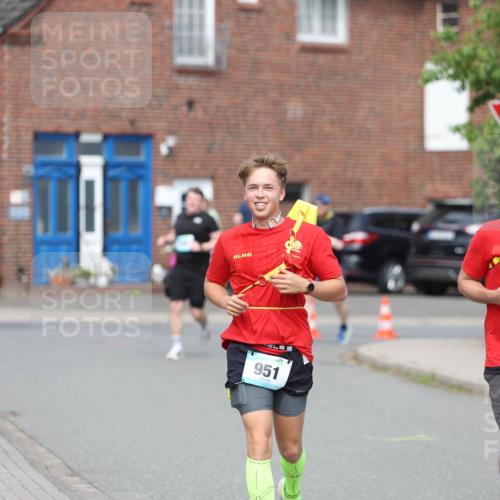 10.05.2026 - 8. Wedeler Halbmarathon Andreas Tolksdorf http://msf.ph/oto/9694022 10.05.2026 10:21:16 Laufen 951, 953 meine-sportfotos.de