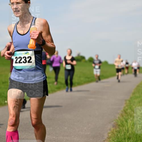 10.05.2026 - 8. Wedeler Halbmarathon Dr. Thomas Lammeyer http://msf.ph/oto/9694026 10.05.2026 11:18:51 Laufen 2232 meine-sportfotos.de