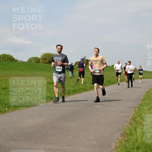 10.05.2026 - 8. Wedeler Halbmarathon Dr. Thomas Lammeyer http://msf.ph/oto/9694089 10.05.2026 11:18:55 Laufen 2071, 211 meine-sportfotos.de