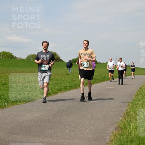 10.05.2026 - 8. Wedeler Halbmarathon Dr. Thomas Lammeyer http://msf.ph/oto/9694100 10.05.2026 11:18:55 Laufen 2115, 2071 meine-sportfotos.de